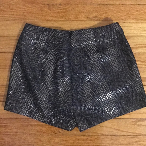 Black and Gold Metallic Snake Print Shorts - Picture 2 of 3
